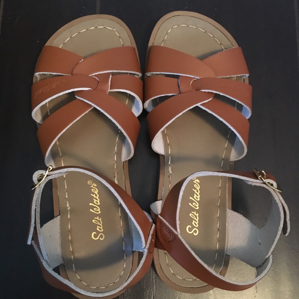 Women’s Salt Water Sandal Size 7